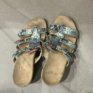 Snake design sandals